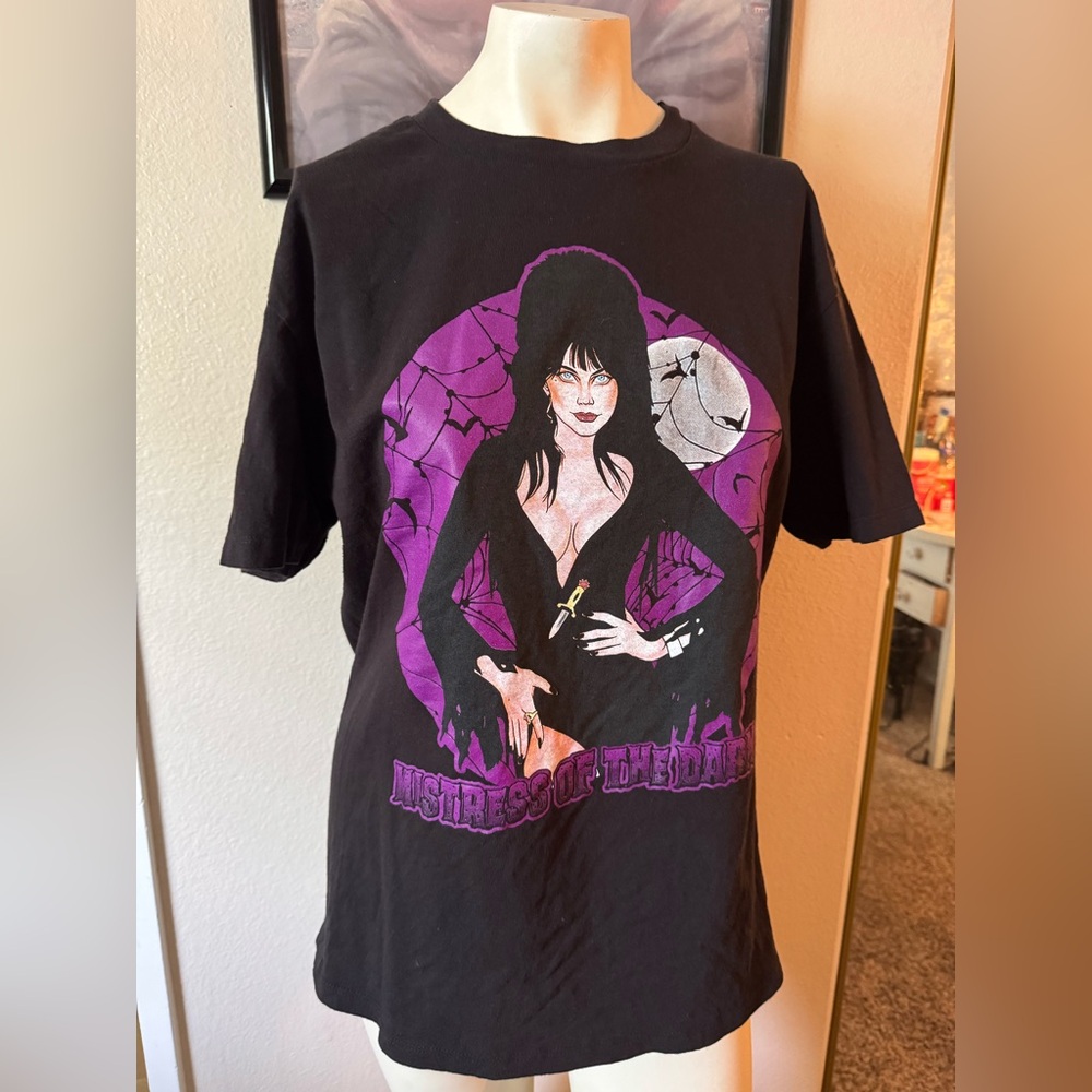 Elvira t shirt